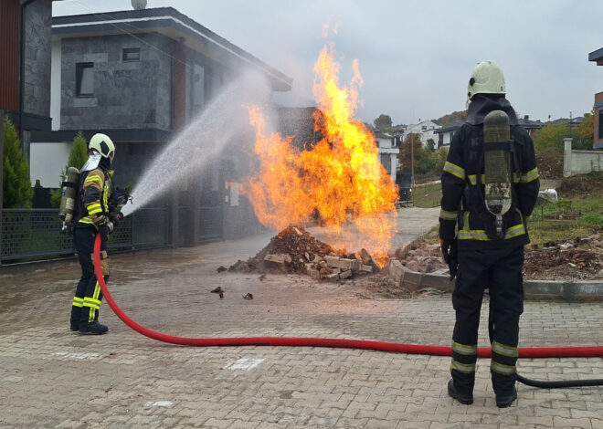 İş makinesi doğal gaz borusunu delince yangın çıktı